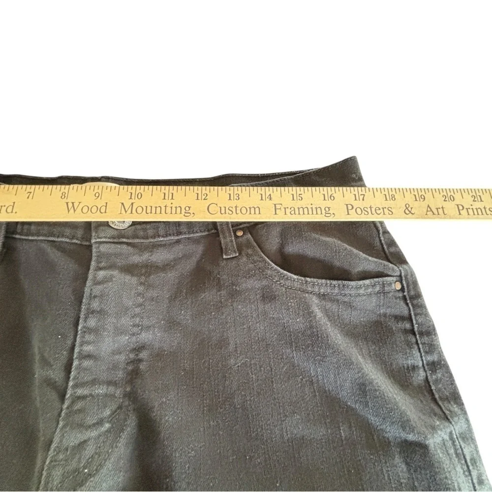 Levi's 515 Bermuda Shorts Womens Size 14 Black Denim Rhinestone Pockets Stretch